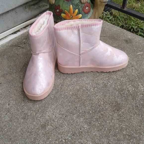 Shoes - Pink boots